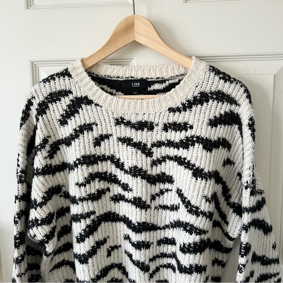 Line the Label Zebra Striped Black White Sweater Size L Round Neck Cotton Alpaca - Picture 8 of 15